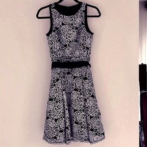 WHBM Black/White Floral Lace Midi Dress NWT 4p